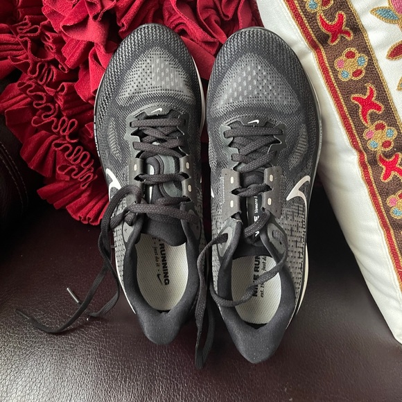 New without box Nike Zoomx running shoes size woman 7.5 - Picture 2 of 13